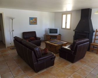 Demeure d'hôtes et Mas Maurice - Oppede - Living room