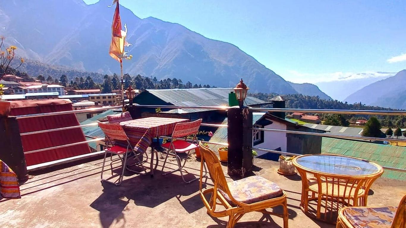 Lama Hotel - Cafe De Himalaya