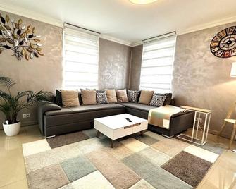 Mein Apartment, City Garden, Terrasse, Klima, 6 Personen - Frankenthal - Pokój dzienny