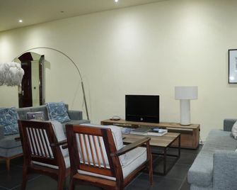 Industria Villa - Malabo - Salon