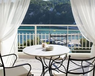 Casa Nina - Patitiri - Balcon