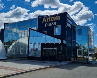 Gostinychniy Kompleks Artem- Plaza - Artyom - Building
