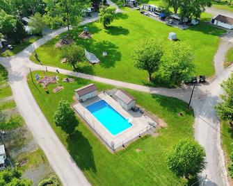 Cozy Cabin3 Within Campground - Mifflinburg - Piscina