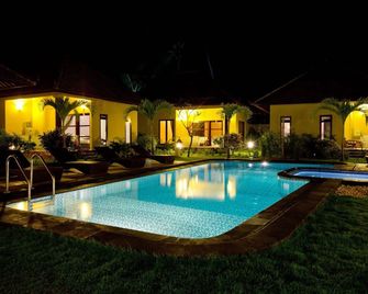 Arcoiris - Manggis - Pool