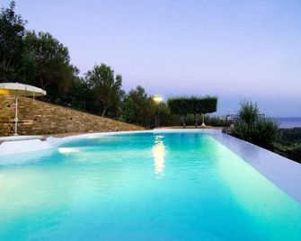 Locanda Le Tre Sorelle - Casal Velino - Piscina