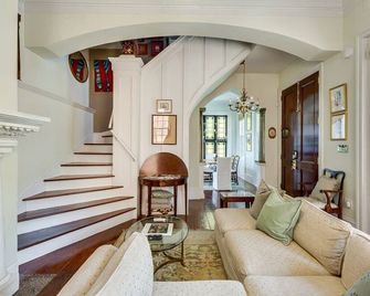 The Most Charming Old Brick Alley Charleston - Charleston - Pokój dzienny