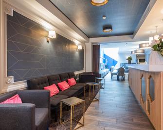 ليدموند هوتل بارك مونسو، سوندر باي ماريوت بونفوي - باريس - ردهة