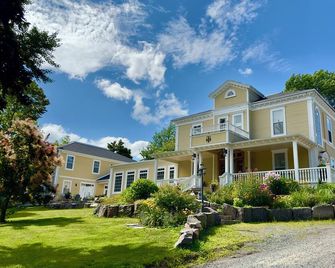 Tattingstone Inn - Wolfville - Building