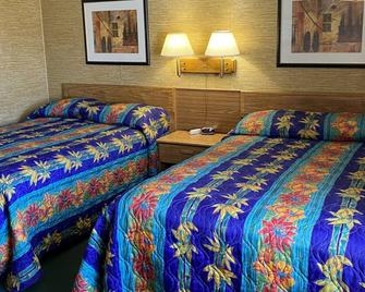 Burr Oak Motel - Algona - Bedroom