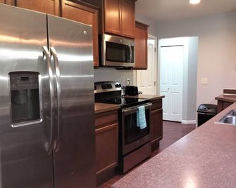 Short Term Rental - Close to St. Michael Hospital - Bremerton - Cucina