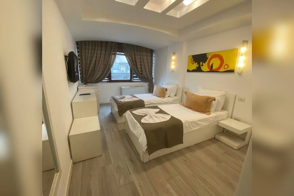 هوتل ثيراندا