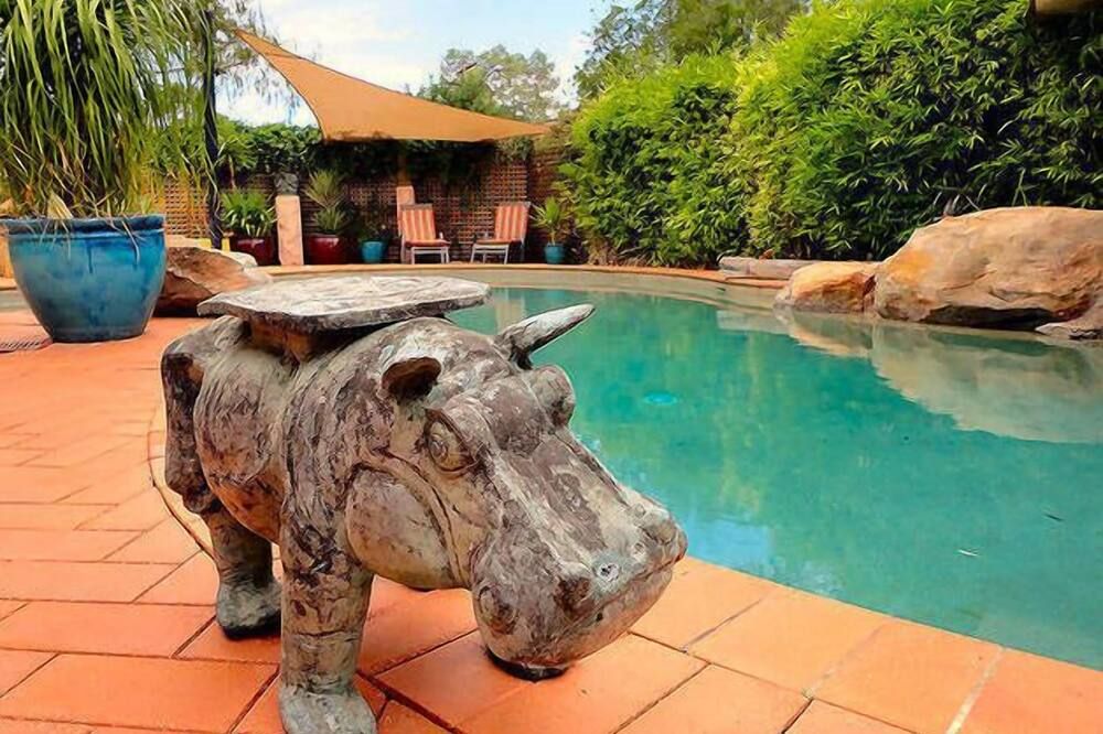 Vatu Sanctuary - The Bure (1 bedroom spa with private entrance and garden) - Alice Springs - Pool