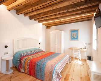 B&B Basta Bussare - Chioggia - Camera da letto