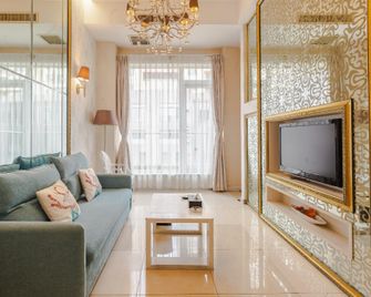 Weihai Ming Cym Holiday Hotel - Weihai - Living room