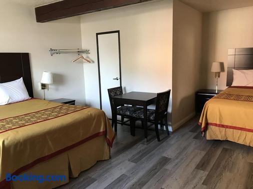 Manhattan Inn Suites 7 841 8 2 8 1 Manhattan Beach