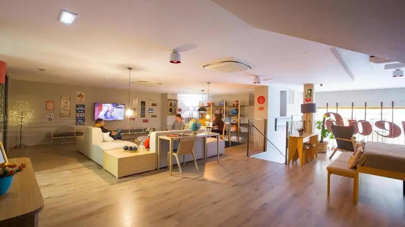 Yeah Barcelona Hostel