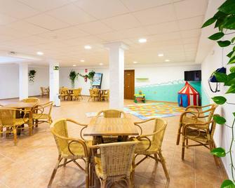 Hotel Oasis Atalaya - קוניל דה לה פרונטרה - מסעדה