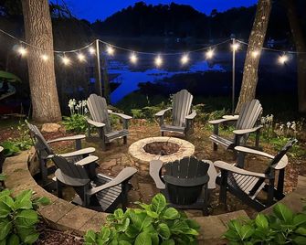 Relaxing Lakehouse Retreat near Wisconsin Dells - Oxford - Patio