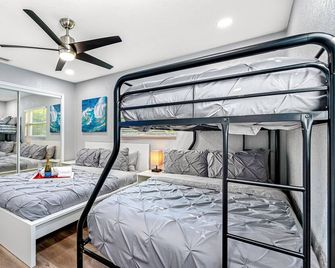 Charming & Renovated Home 20 Minutes from Tampa - Brandon