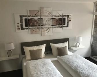 Gast und Weinhof Beim Schneemann - Valwig - Slaapkamer