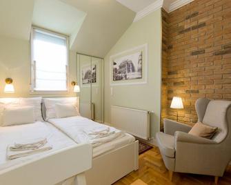 Roland Apartments - Budapest - Bedroom