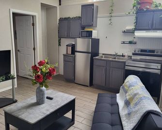 Rose Room Apartment - Hobbs