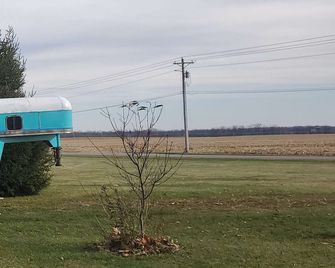 Camping 3 miles to I 70 - New Castle - Outdoors view