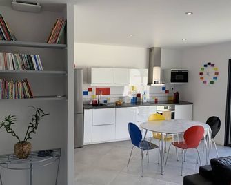 Charming New House In La Rochelle - La Rochelle - Kitchen