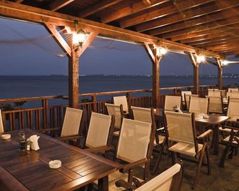 مجموع دارن أوف إدن - سفيتي فلاس - شرفة