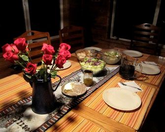 Secluded Waterfront Cottage Rental Near - Anchorage - Dining room