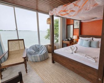 Dinuda Lagoon Hotel - Kalpitiya