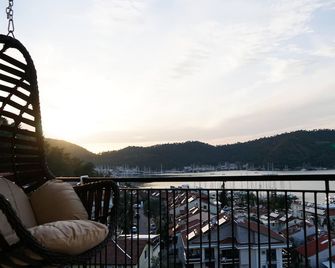 El Camino Hostel & Pub - Фетхіє - Балкон
