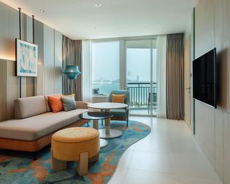 Holiday Inn Pattaya - Pattaya - Living room