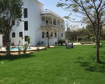 Villa Sarah, lush green and serine - Giza - Building