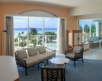Marianas Beach Resort - 加拉班 - 客廳