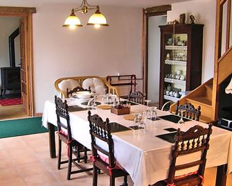 La Cloue - Sainte-Marie-du-Bois - Comedor