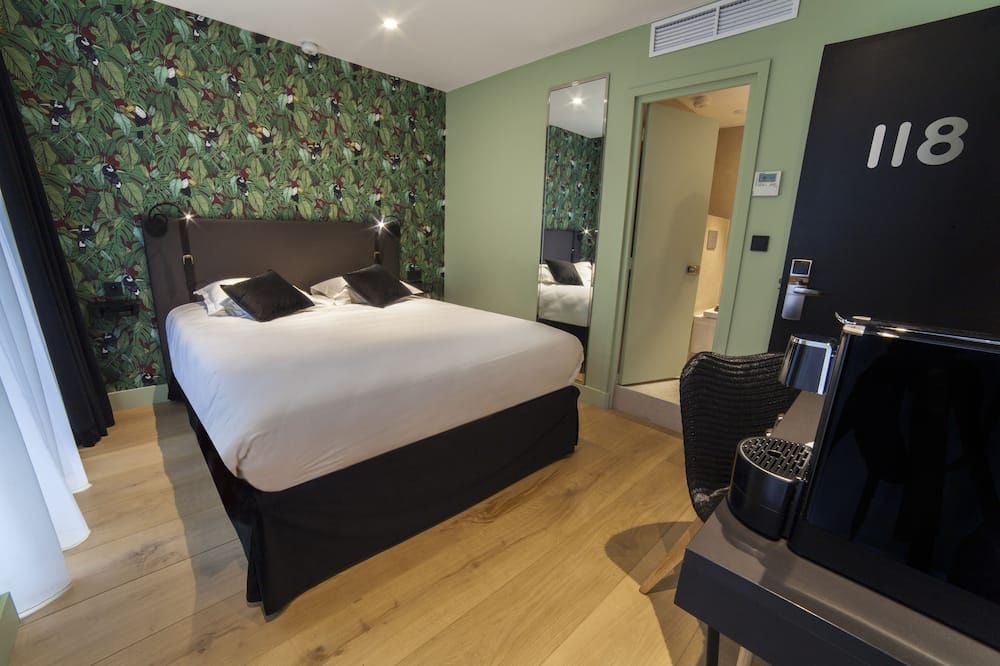 لا فاليز - ليل - غرفة نوم