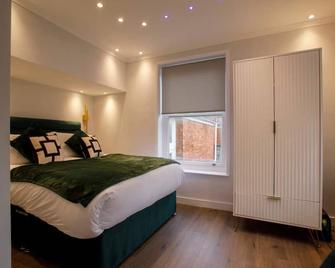 Amazing Charming Seaside Flat, Weymouthlocal - Weymouth - Bedroom