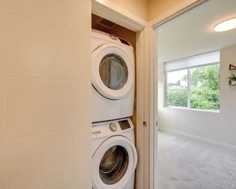 Seattle Townhome: Rooftop Deck 7 Mi to Dtwn - Seattle - Lavandería