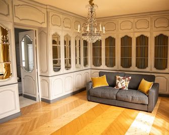Chambre d'hôtes Château de Lussac - Lussac - Sala de estar