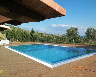 Agriturismo Colle del Sindaco - Petrizia - Piscina