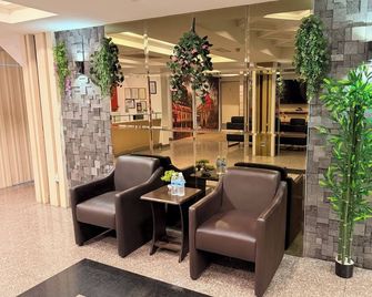 Royal Queenspark Hotel - Malacka - Lobby
