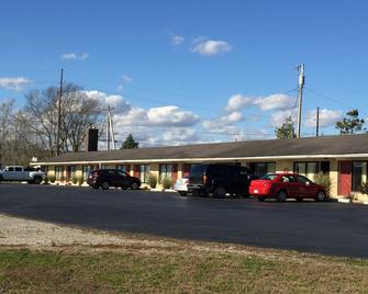 Town and Country Motel - Piketon - Building