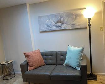 Cozy Nob Hill Condo close to UNM - Alburquerque