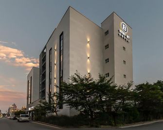 Brown-Dot Hotel Dongchon Amusement Park - Daegu - Gebouw