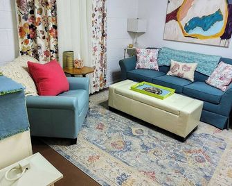 Cozy 1-bedroom apartment in safe Carthage neighborhood with WiFi - Carthage - Sala de estar