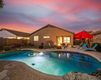 Awesome Chandler Home With Heated Pool! - Chandler - Piscina