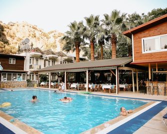 Canada Hotel & Bungalows - Cirali - Pool