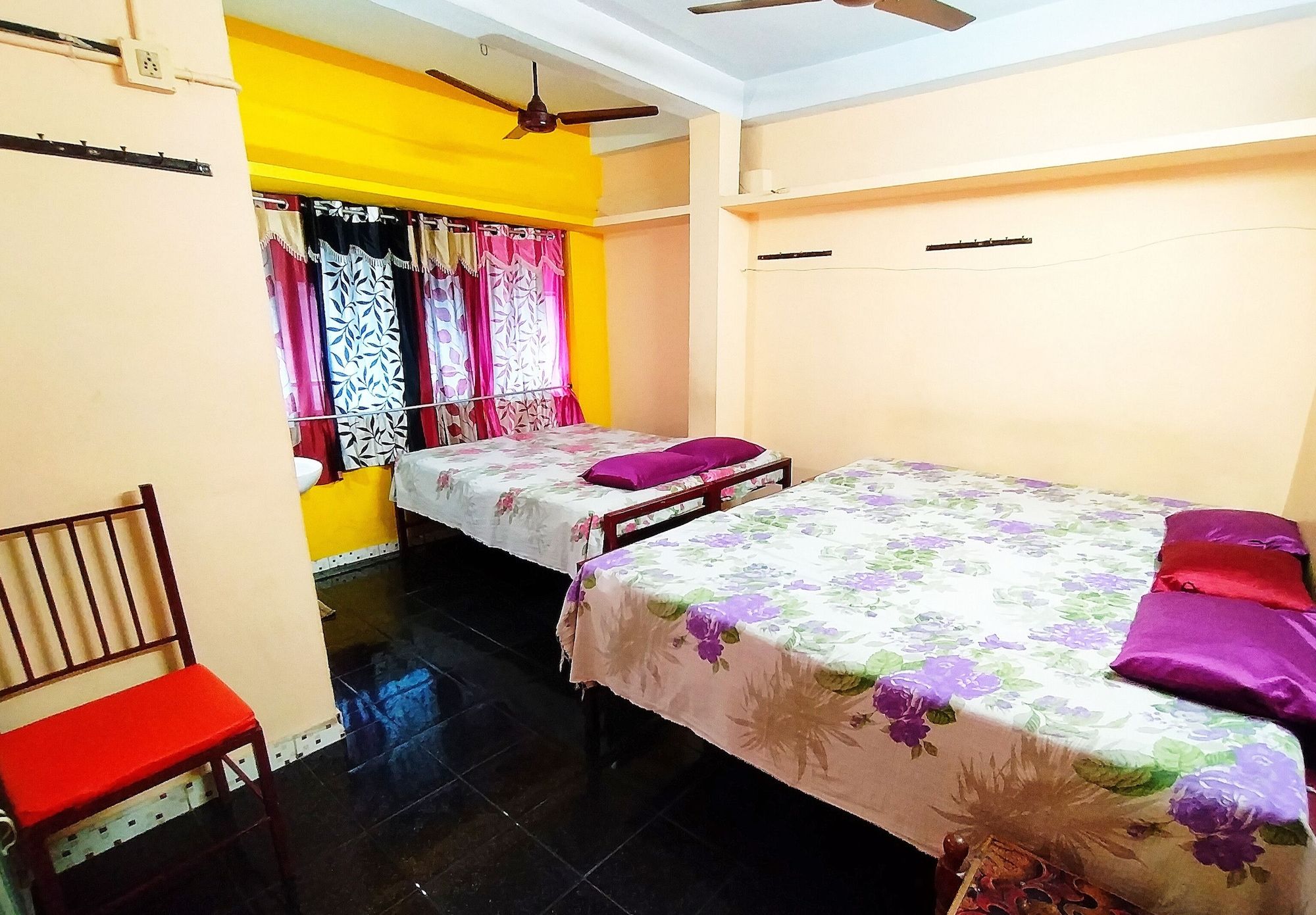 Pleasant Inn - Kochi - Schlafzimmer