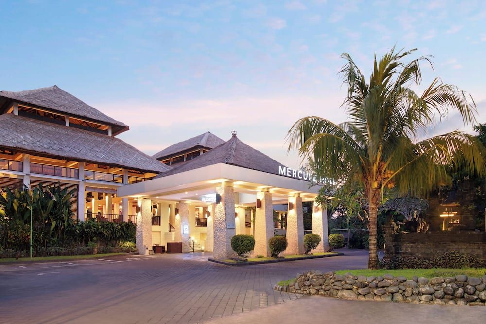 منتجع ميركور سانور - دنباسار - مبنى